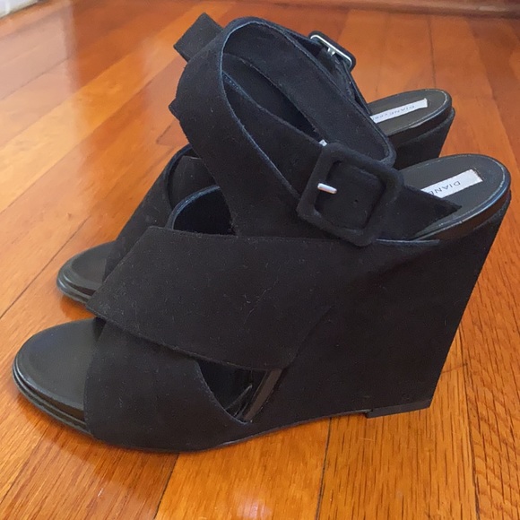 Diane Von Furstenberg Black Suede Strap Wedge Women’s Size 6.5 - Picture 3 of 6